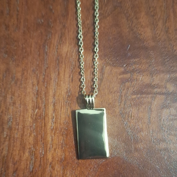 Elegant Gold-tone Layered Necklace Set - Picture 6 of 8